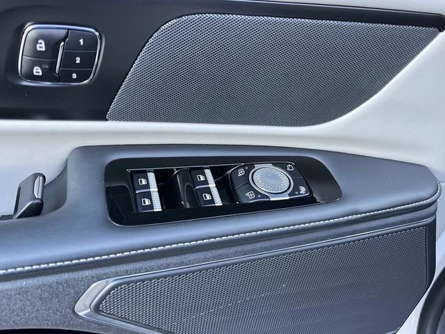 Used 2024 Lincoln Nautilus Reserve image 33