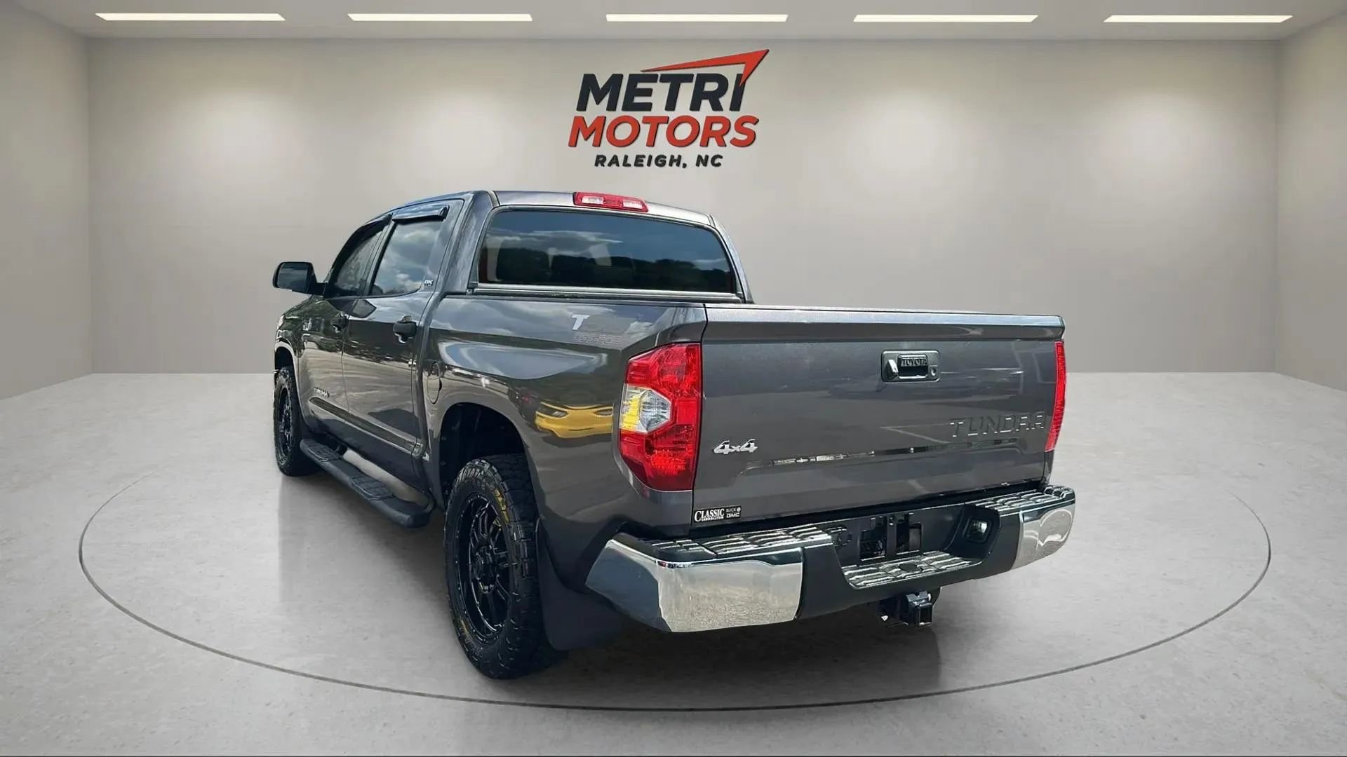 Used 2015 Toyota Tundra SR5 image 7