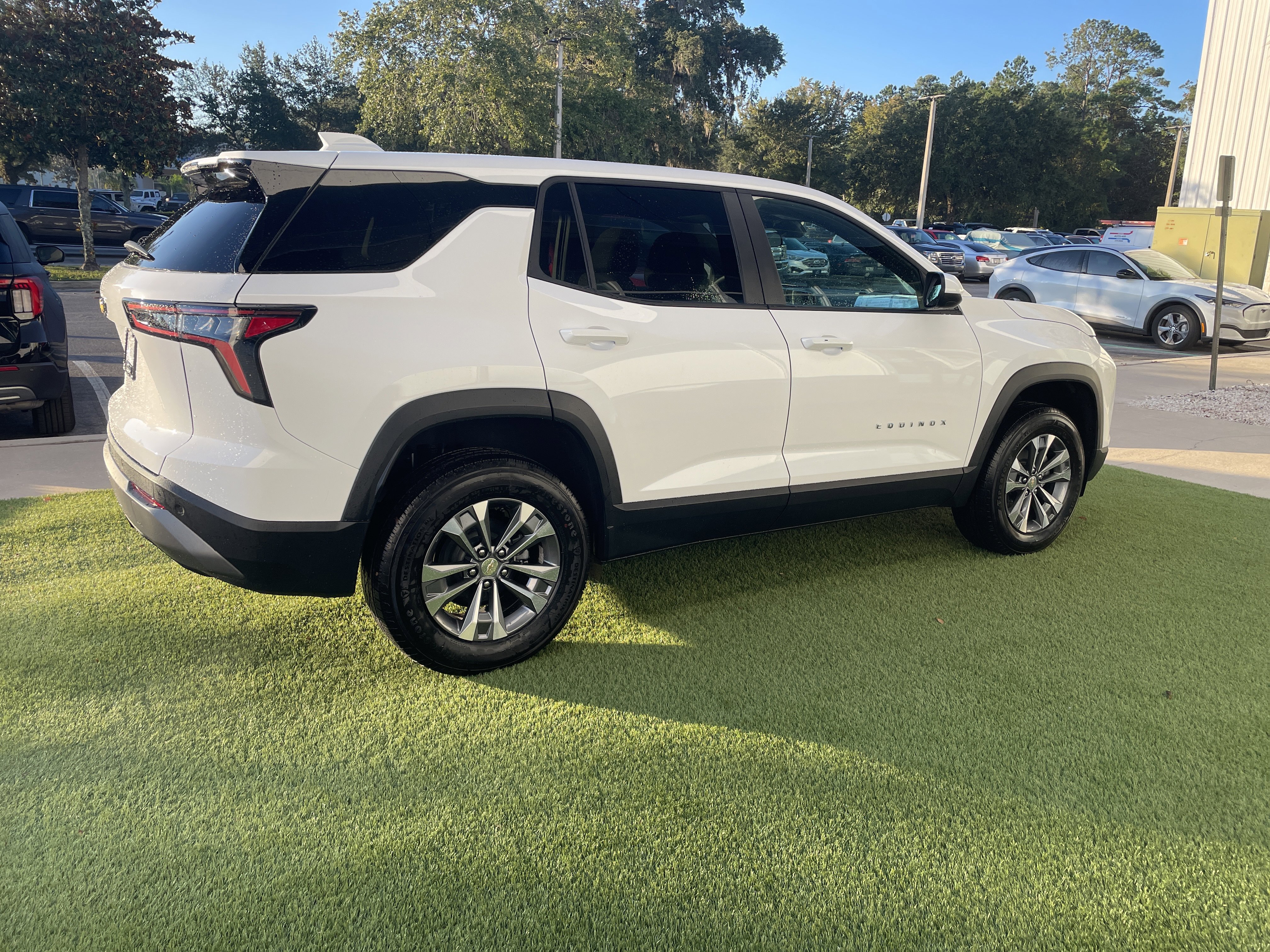 New 2026 Chevrolet Equinox LT image 7