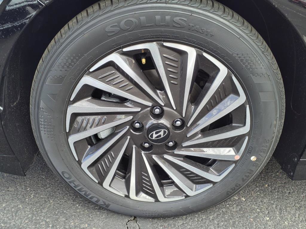 New 2025 Hyundai Sonata Limited image 5