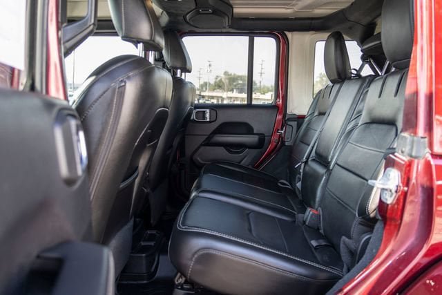 Used 2021 Jeep Wrangler Unlimited Sahara w/ Cold Weather Group AWD/4WD image 8