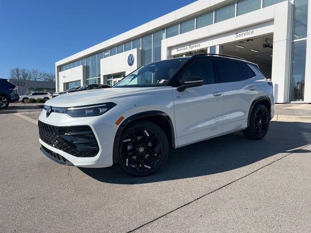 New 2026 Volkswagen Tiguan SE R-Line FWD image 1