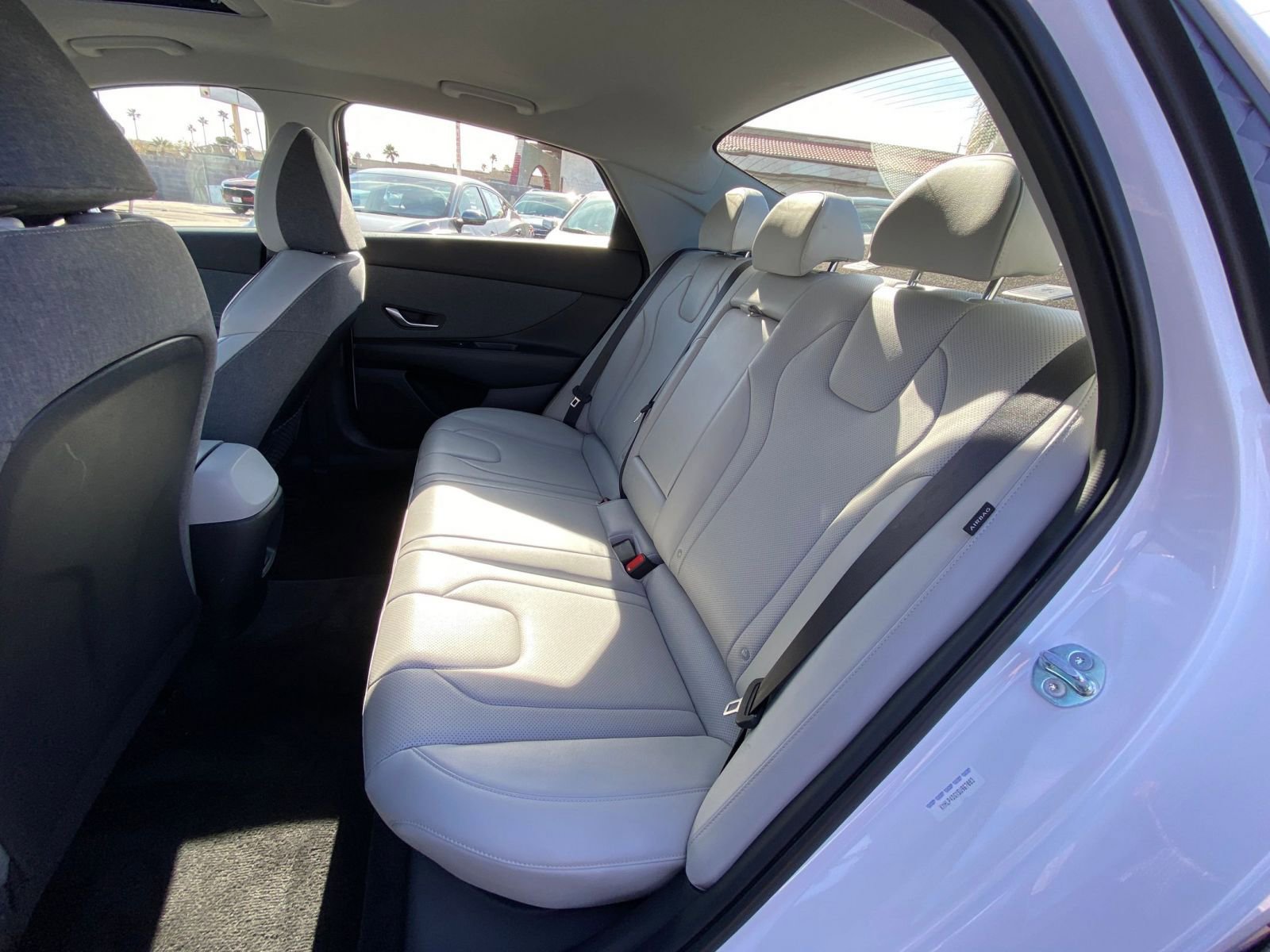 Used 2025 Hyundai Elantra Limited FWD image 40