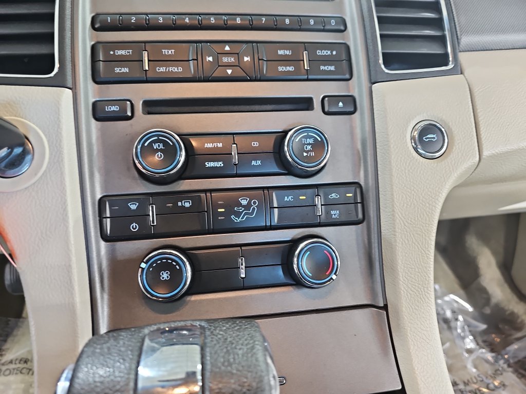 Used 2012 Ford Taurus SE FWD image 23