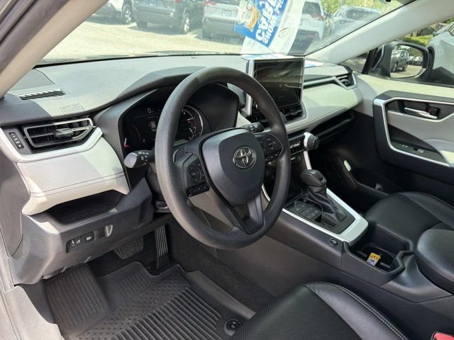 Used 2023 Toyota RAV4 XLE AWD/4WD image 12