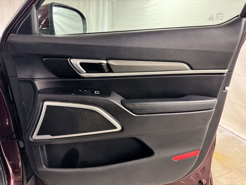 Used 2020 Kia Telluride S w/ S 8 Passenger Seating Package image 19