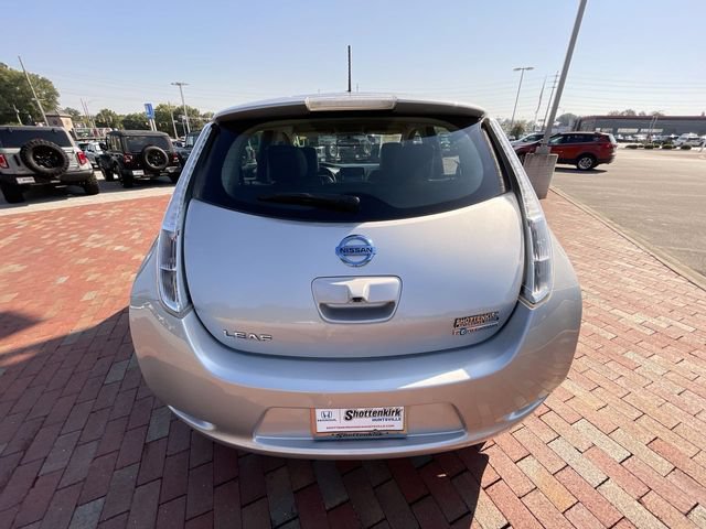 Used 2015 Nissan Leaf SL FWD image 34
