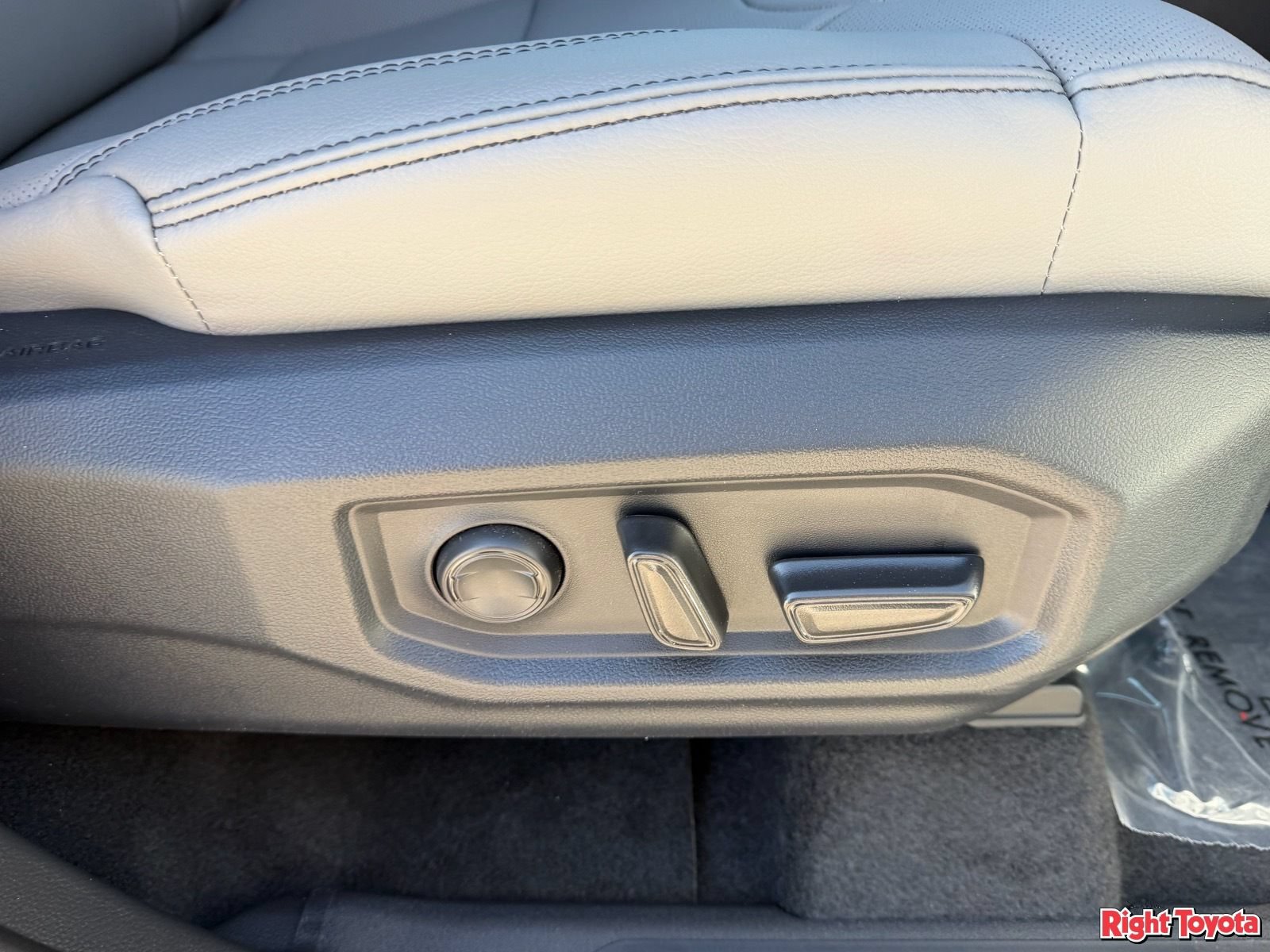New 2026 Toyota Tundra SR5 w/ SR5 Premium Package AWD/4WD image 15