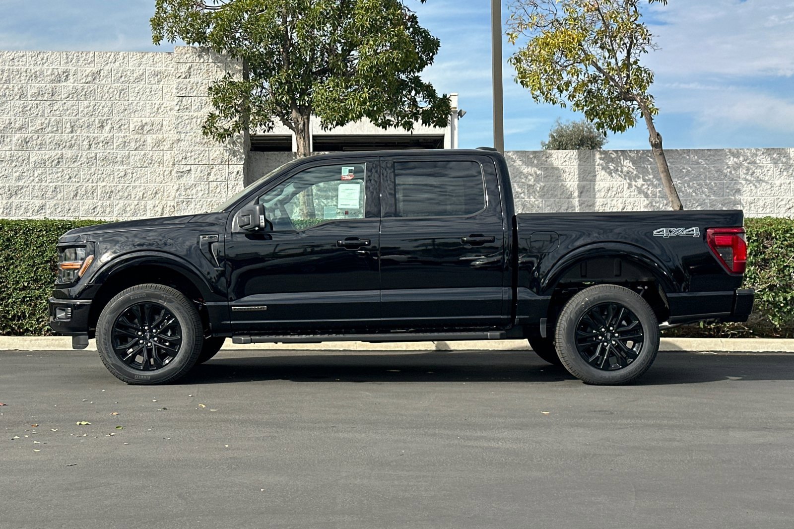 New 2025 Ford F150 XLT w/ Equipment Group 302A MID image 7