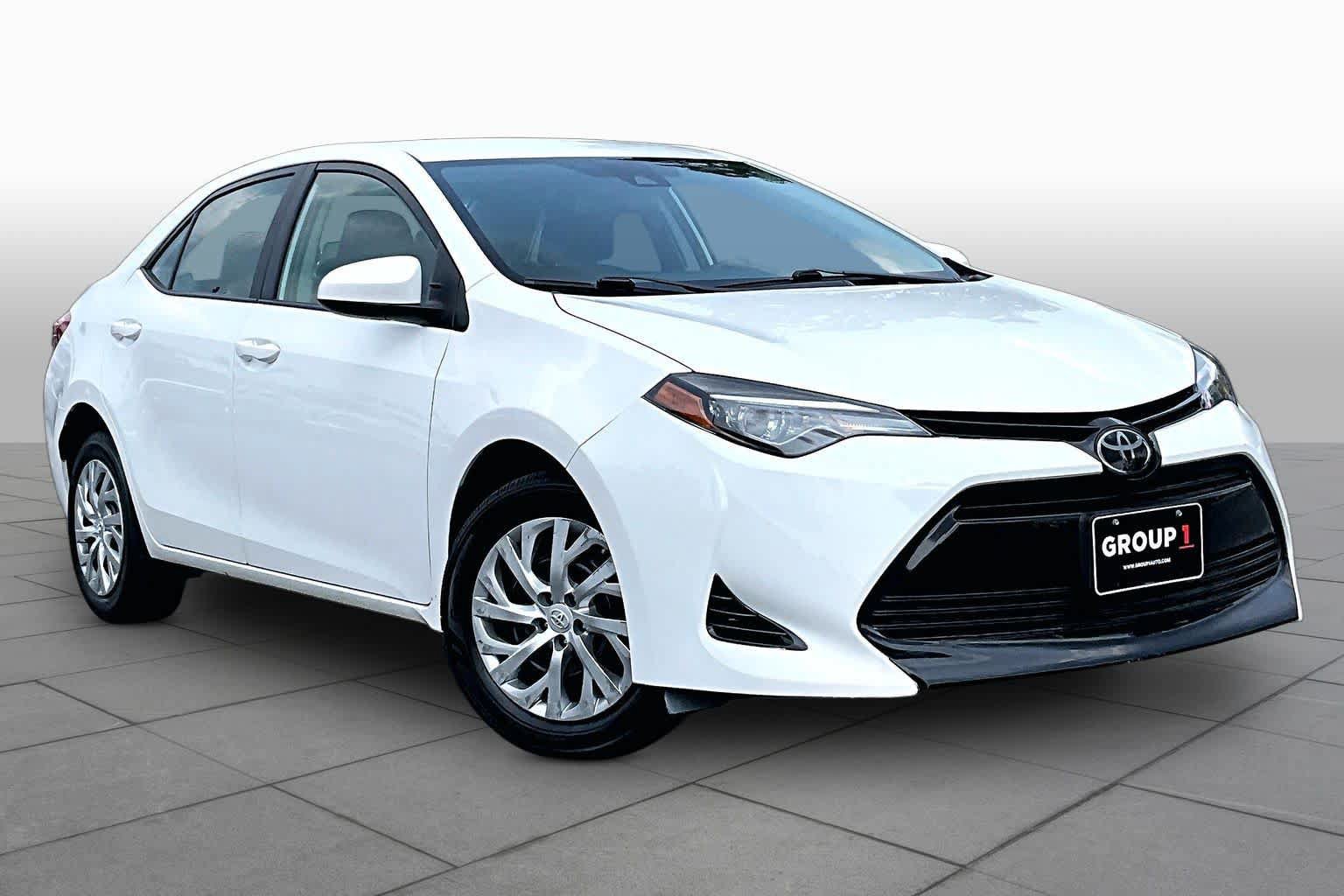 Used 2018 Toyota Corolla LE FWD image 3