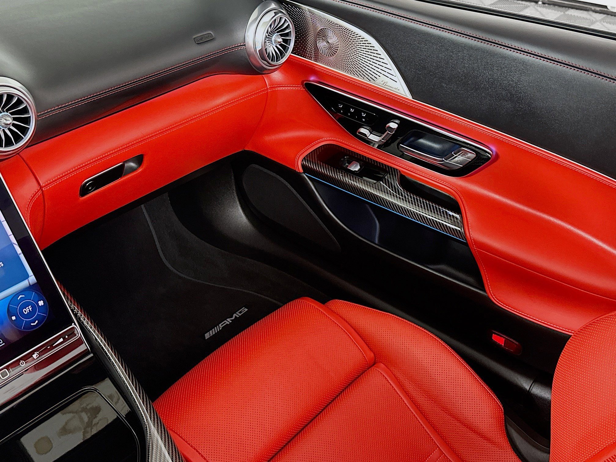 Used 2022 Mercedes-Benz SL 55 AMG 4MATIC w/ Driver Assistance Package image 20