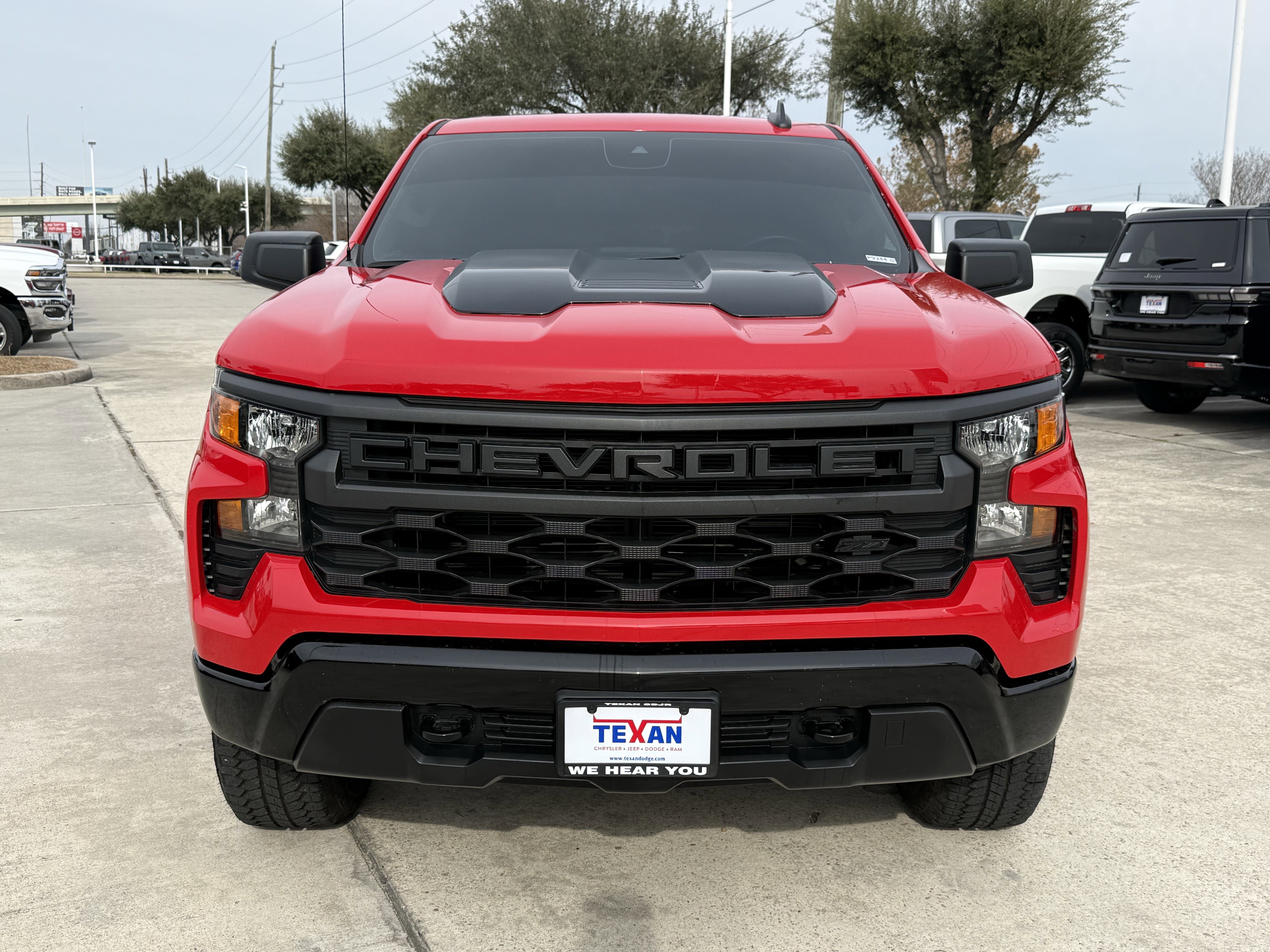 Used 2024 Chevrolet Silverado 1500 Custom Trail Boss w/ Turbomax Blackout Package image 10