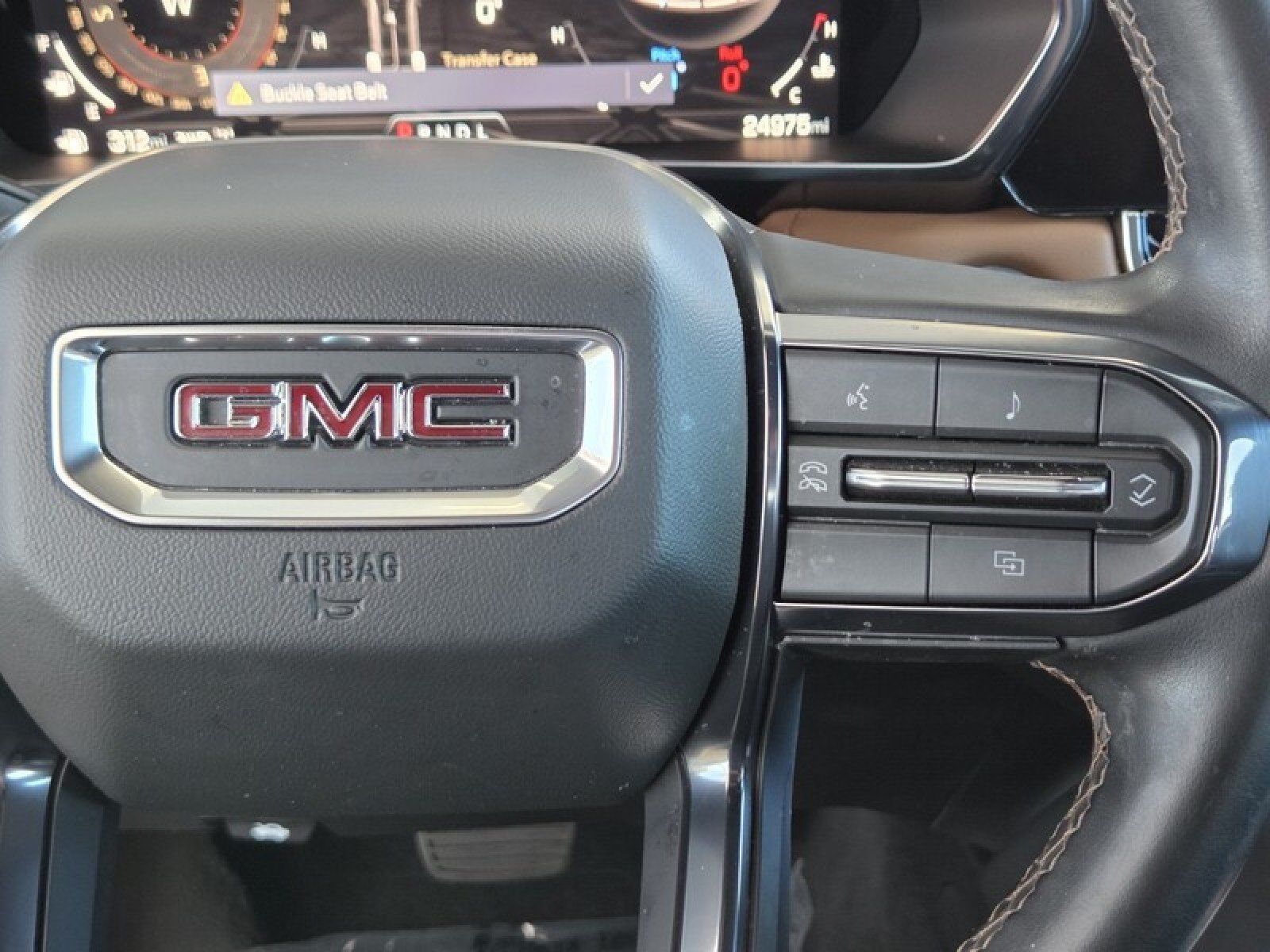 Used 2024 GMC Canyon AT4 w/ Canyon Safety Plus Package AWD/4WD image 26