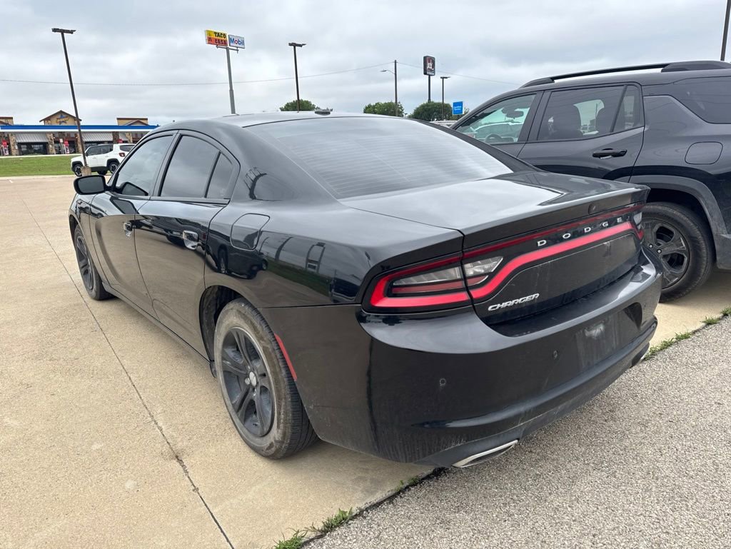 Used 2020 Dodge Charger SXT w/ Leather Interior Group RWD image 5