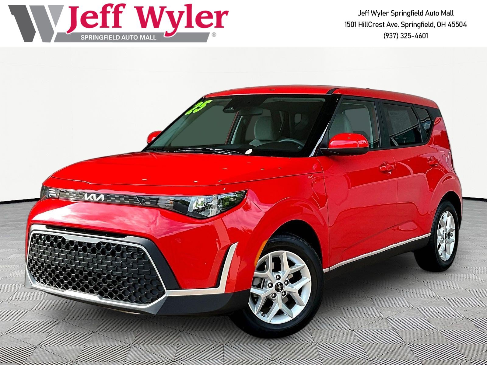Used 2025 Kia Soul LX w/ LX Technology Package FWD image 1