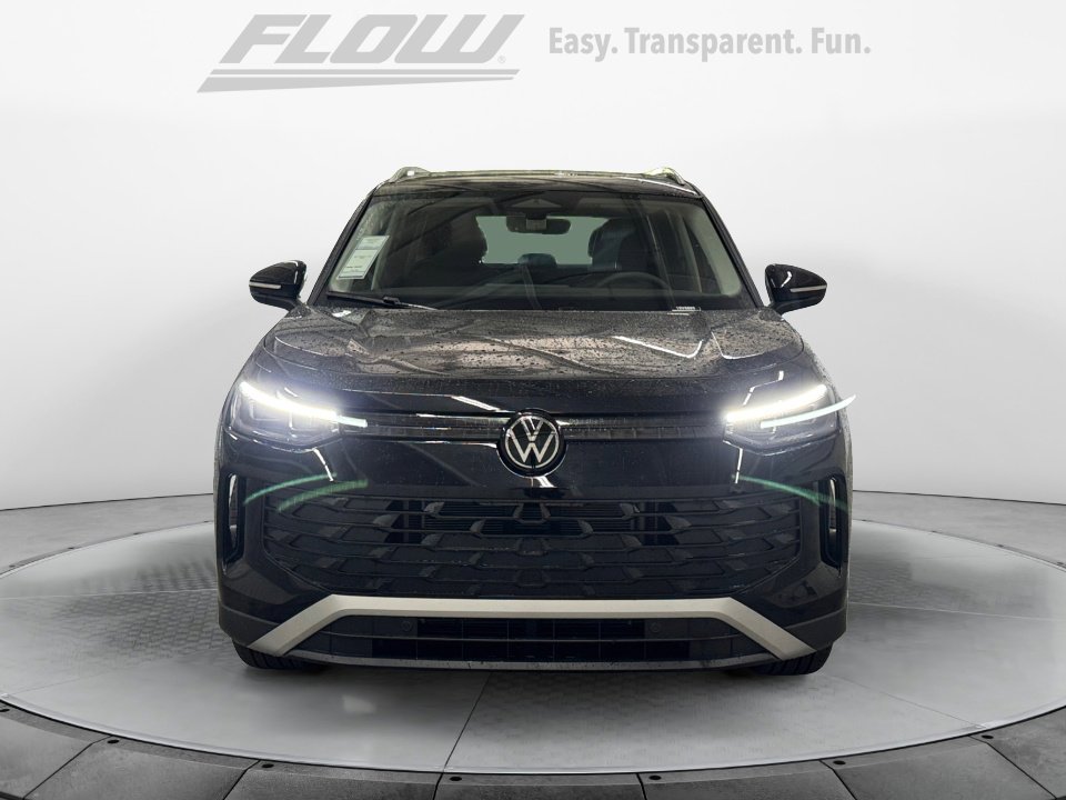 New 2026 Volkswagen Tiguan SE FWD image 2