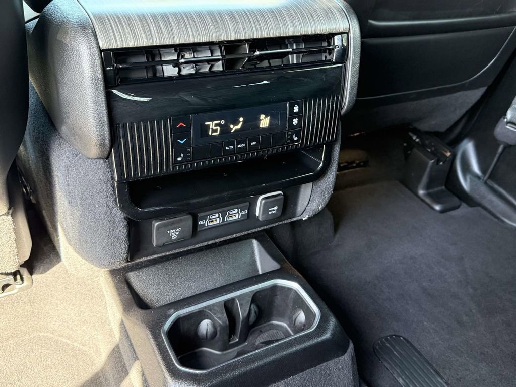 Used 2024 Jeep Wagoneer Series III image 14