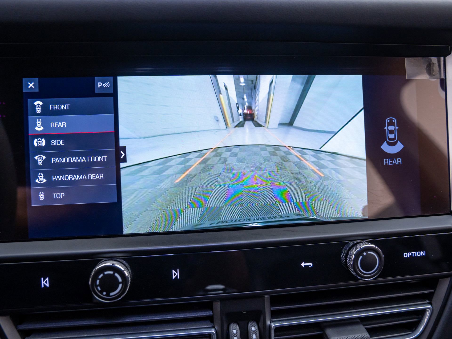 Certified 2024 Porsche Macan GTS image 25