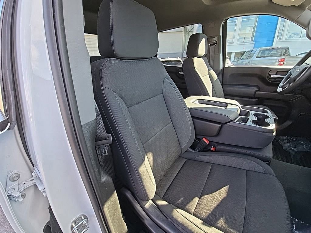 Used 2024 Chevrolet Silverado 1500 Custom image 40