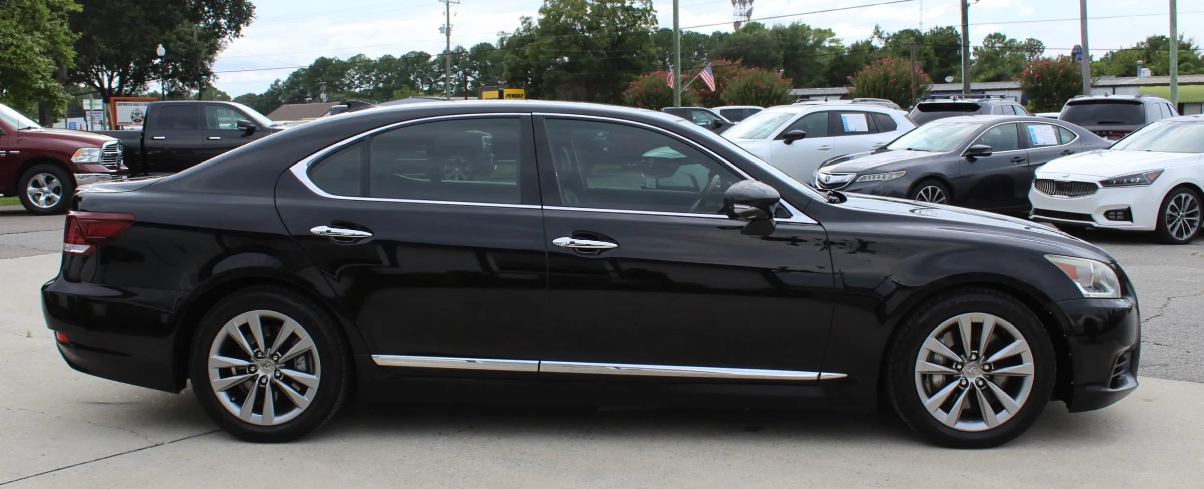 Used 2015 Lexus LS 460 AWD w/ Comfort Package image 6