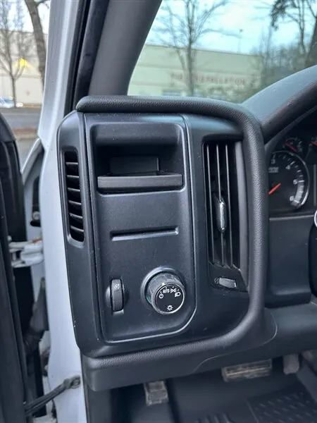 Used 2015 Chevrolet Silverado 1500 W/T image 11