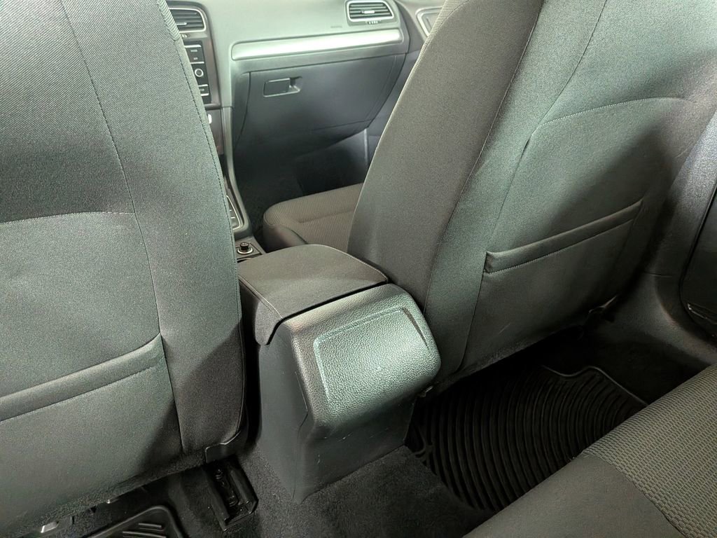 Used 2019 Volkswagen Golf S image 37