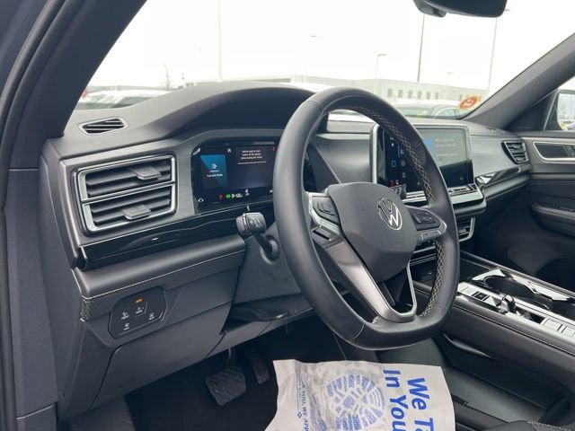 Used 2025 Volkswagen Atlas Cross Sport SE image 9