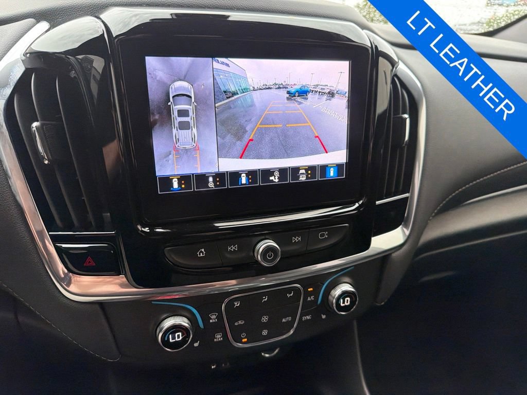 Used 2022 Chevrolet Traverse LT w/ LT Premium Package AWD/4WD image 16