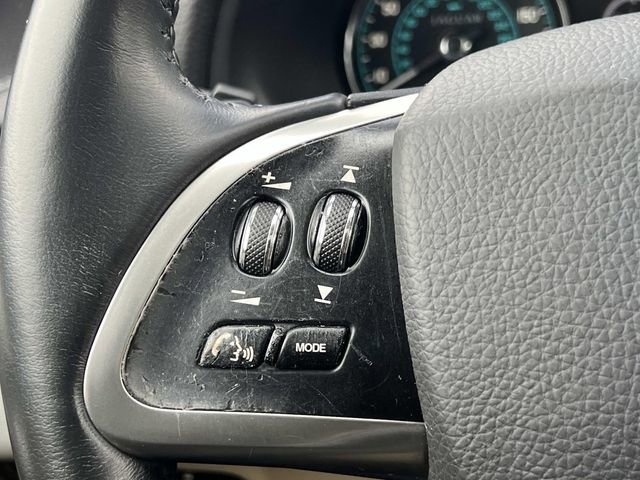 Used 2013 Jaguar XF image 27