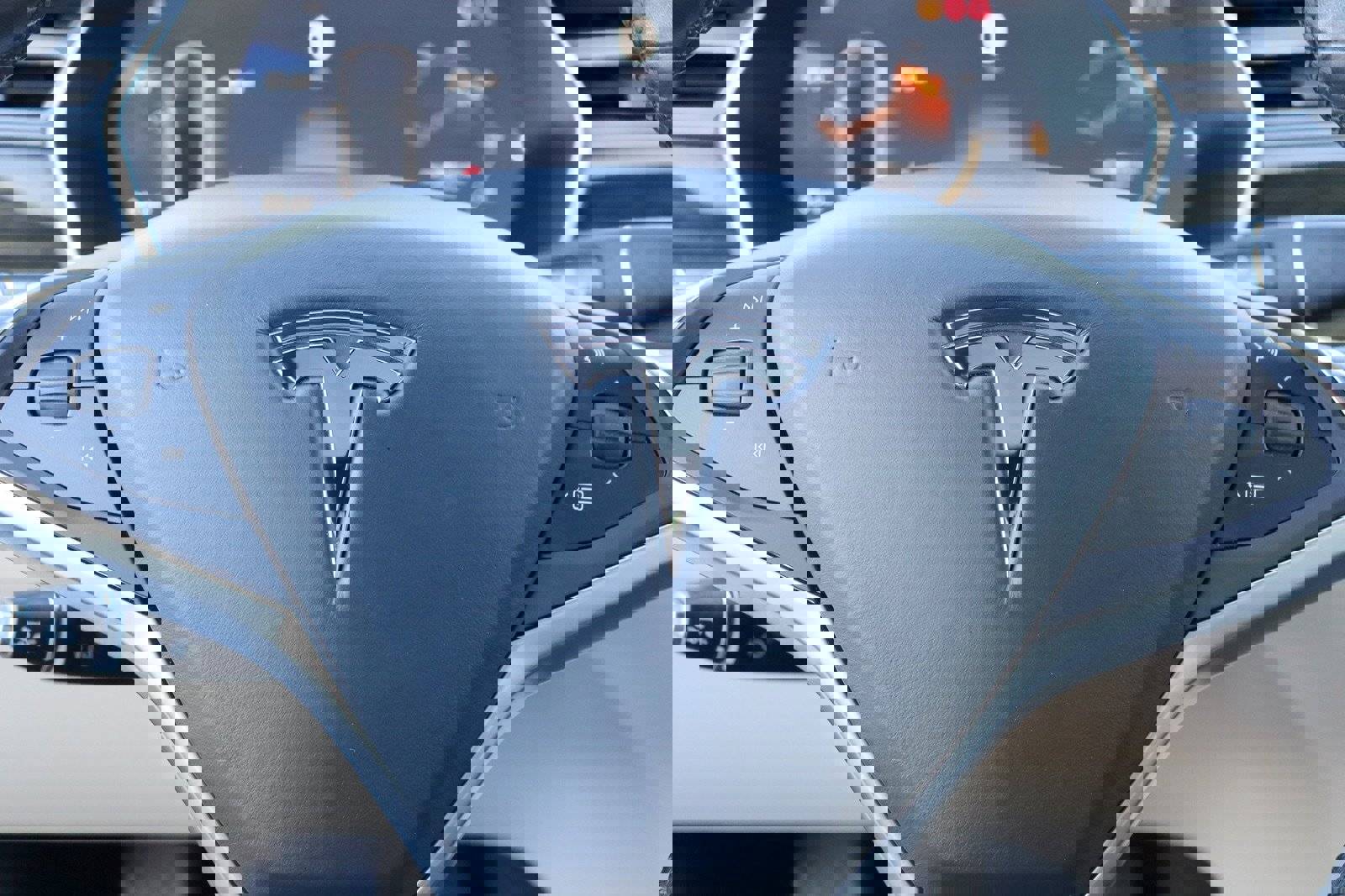 Used 2015 Tesla Model S 70D image 27