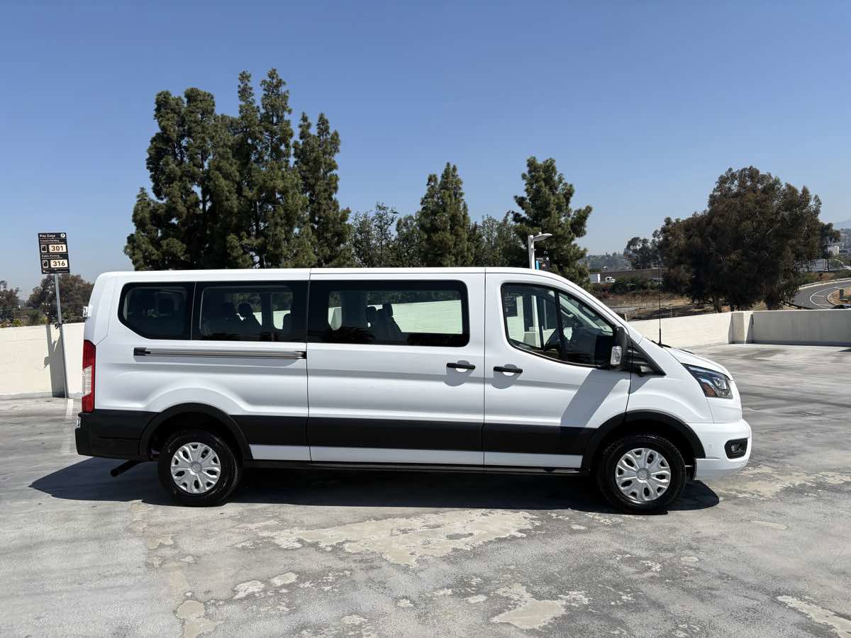 Used 2023 Ford Transit 350 XLT RWD image 29