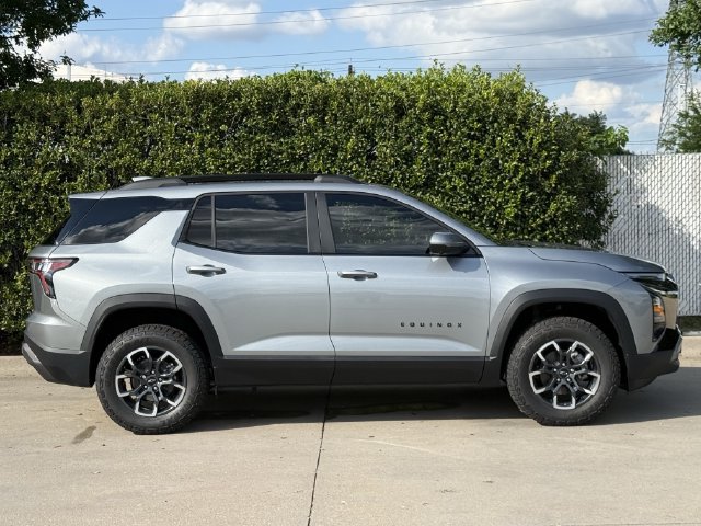 New 2026 Chevrolet Equinox ACTIV w/ Convenience Package III FWD image 4
