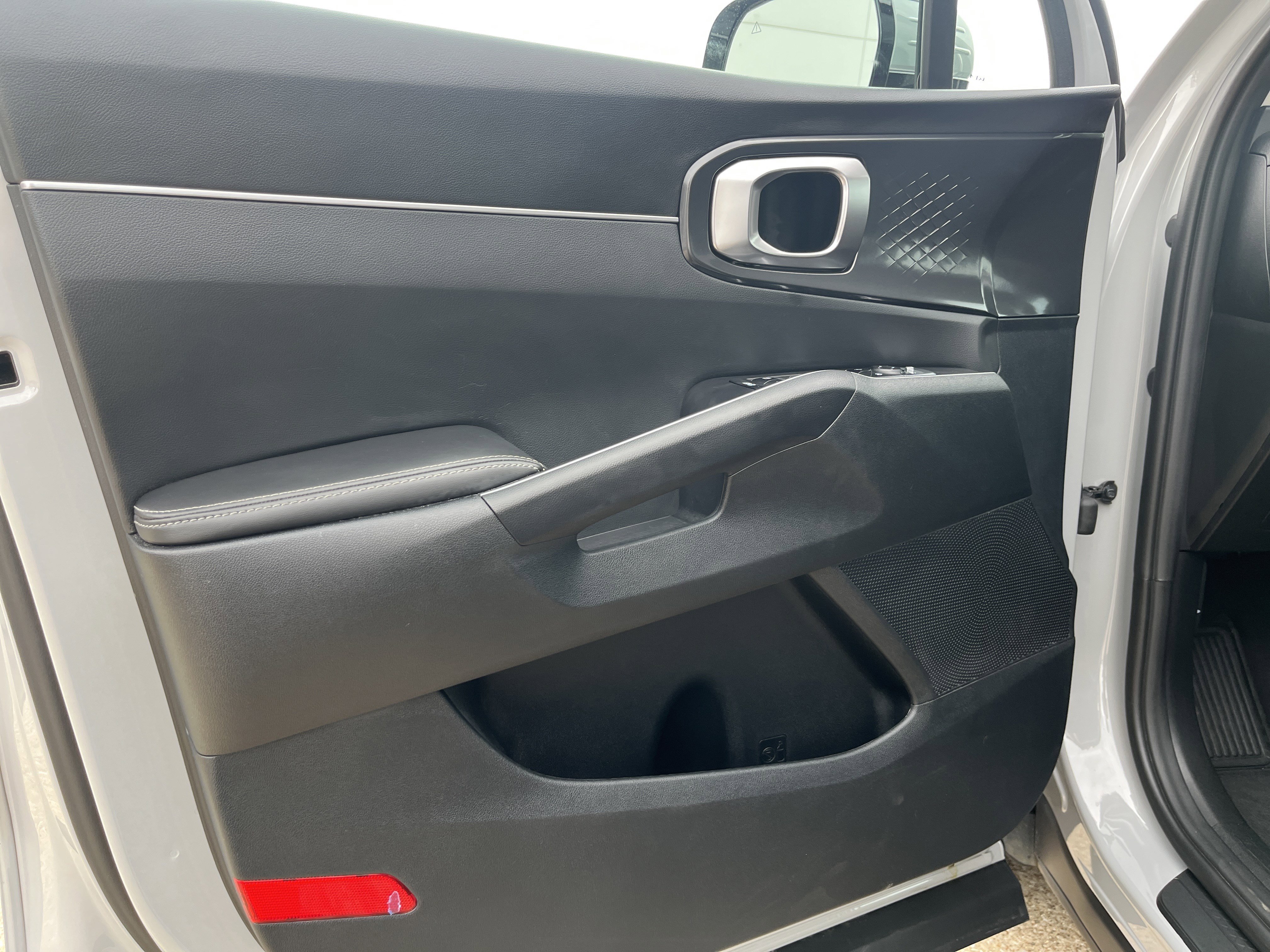 Used 2025 Kia Sorento S FWD image 26