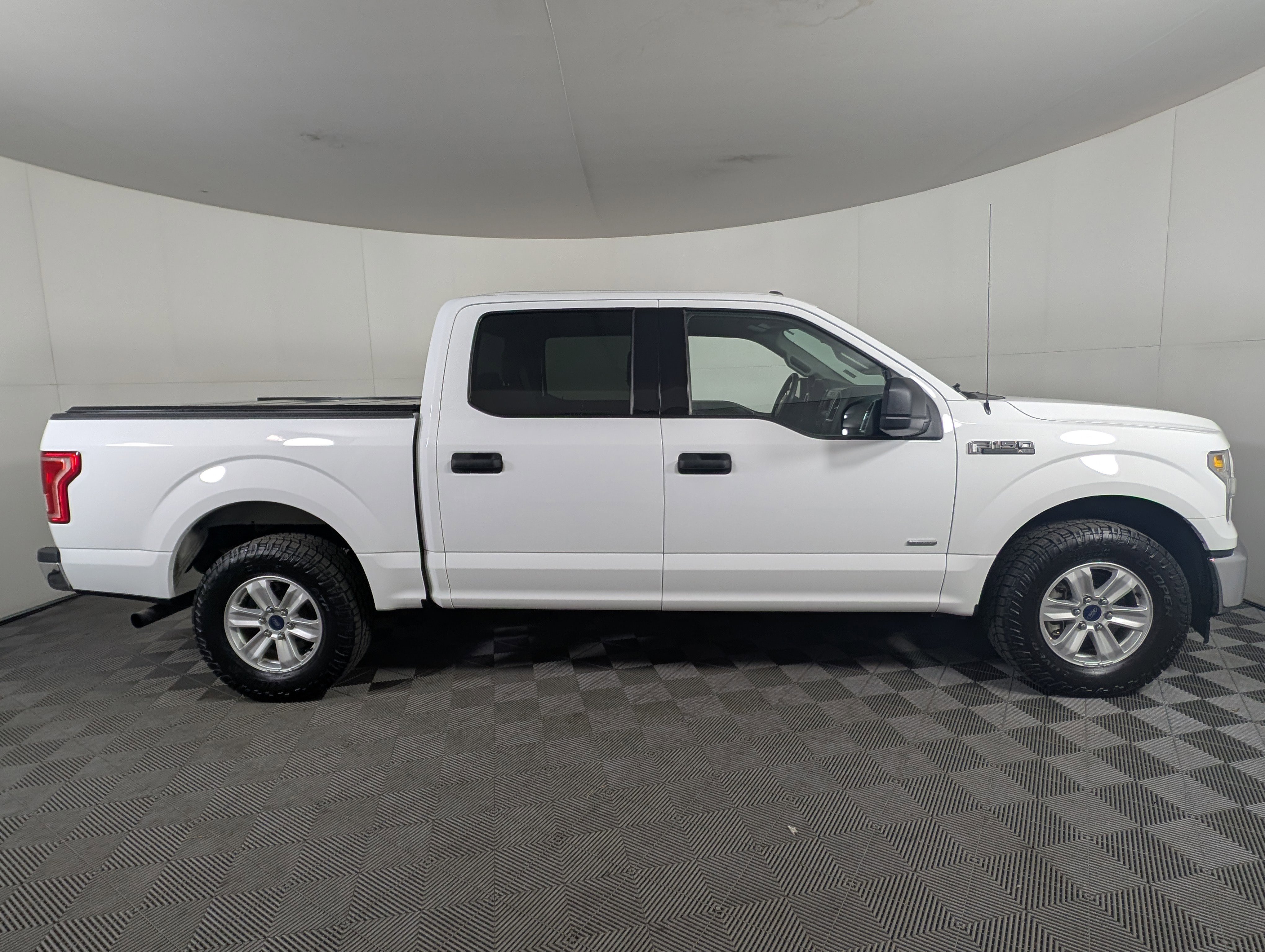 Certified 2017 Ford F150 2WD SuperCrew image 9