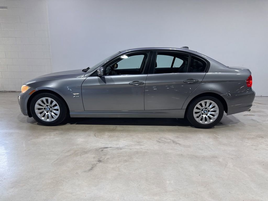 Used 2009 BMW 328i xDrive Sedan image 4