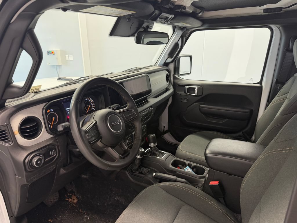Used 2024 Jeep Wrangler Sport AWD/4WD image 16