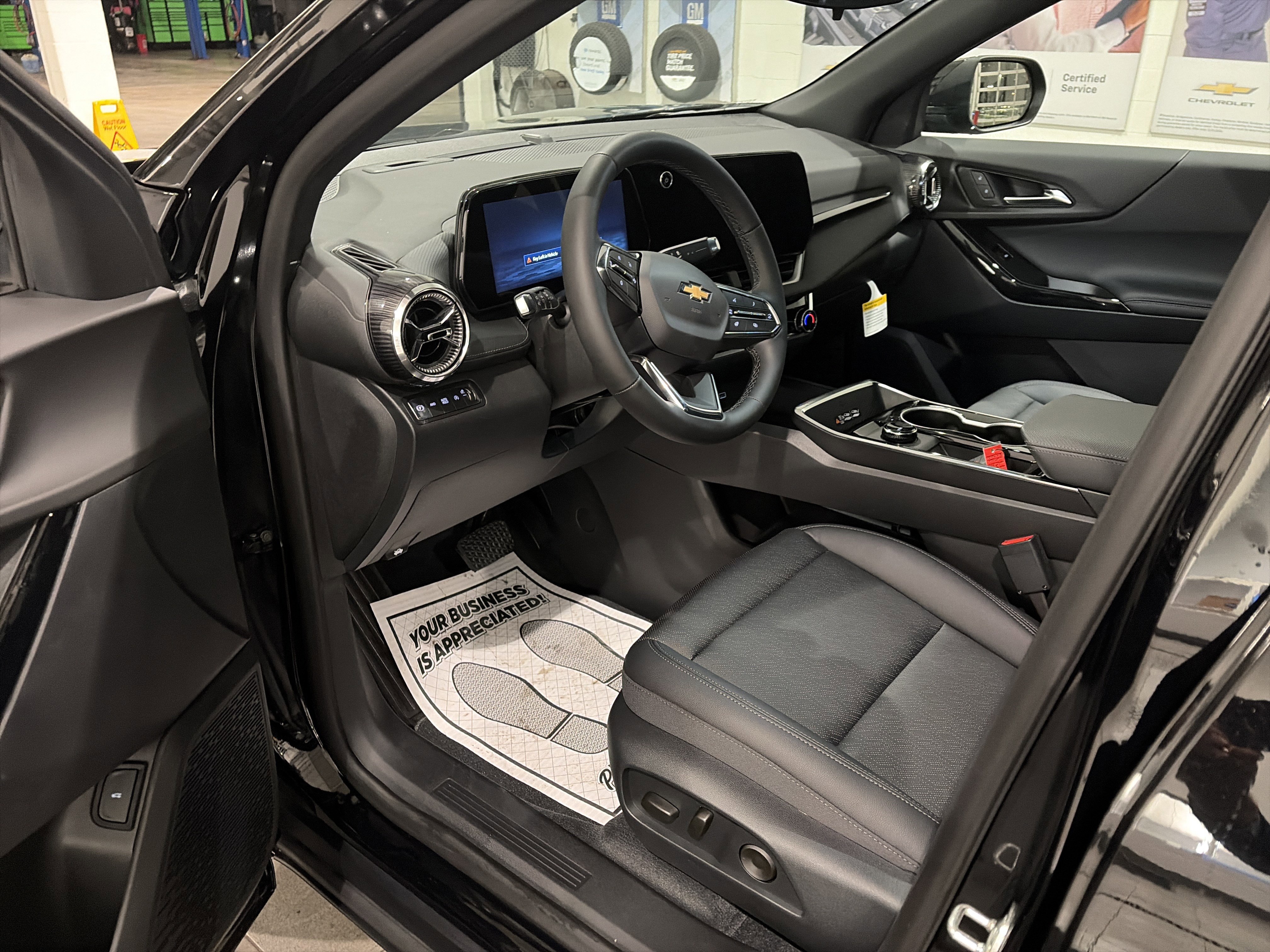 New 2026 Chevrolet Equinox LT w/ Convenience Package II image 15