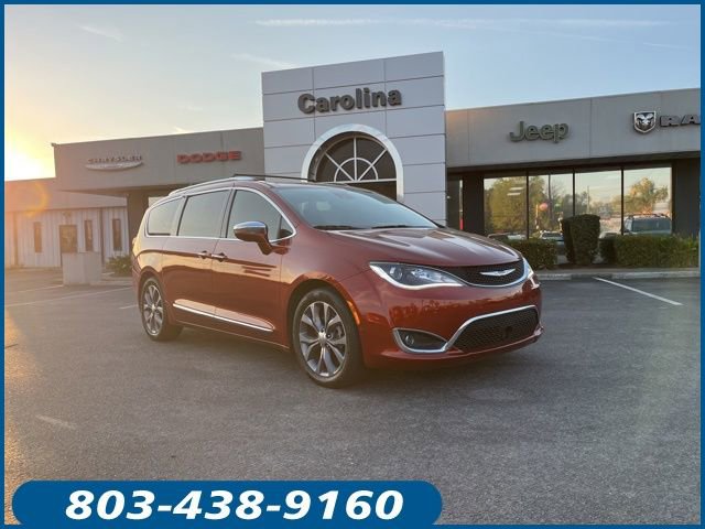 Used 2018 Chrysler Pacifica Limited w/ Tire & Wheel Group image 1