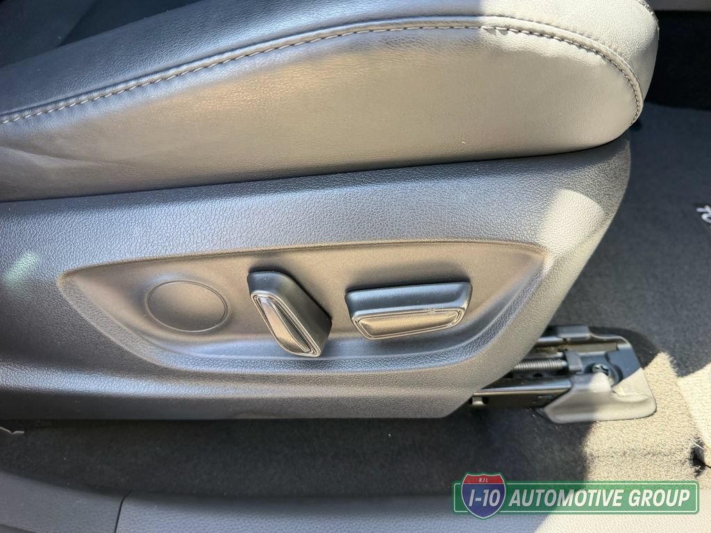 Used 2023 Toyota Crown Platinum w/ Carpet Mat Package (TMS) AWD/4WD image 17