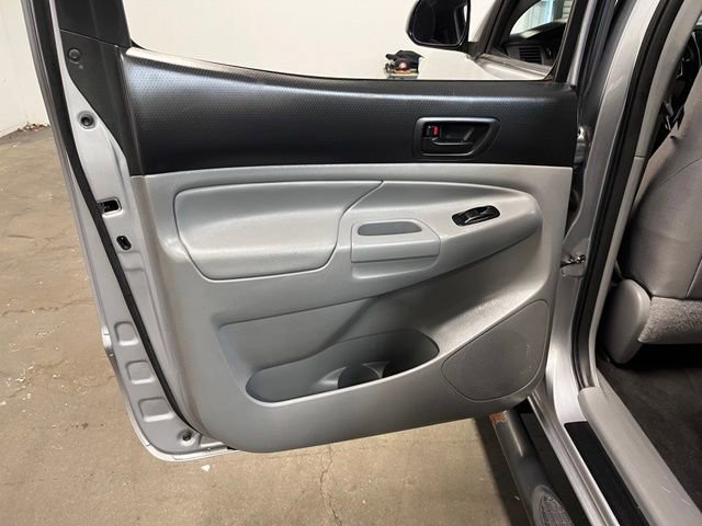 Used 2015 Toyota Tacoma PreRunner w/ TRD Off-Road Package RWD image 17