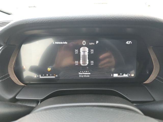 New 2025 Jeep Grand Cherokee Altitude image 13