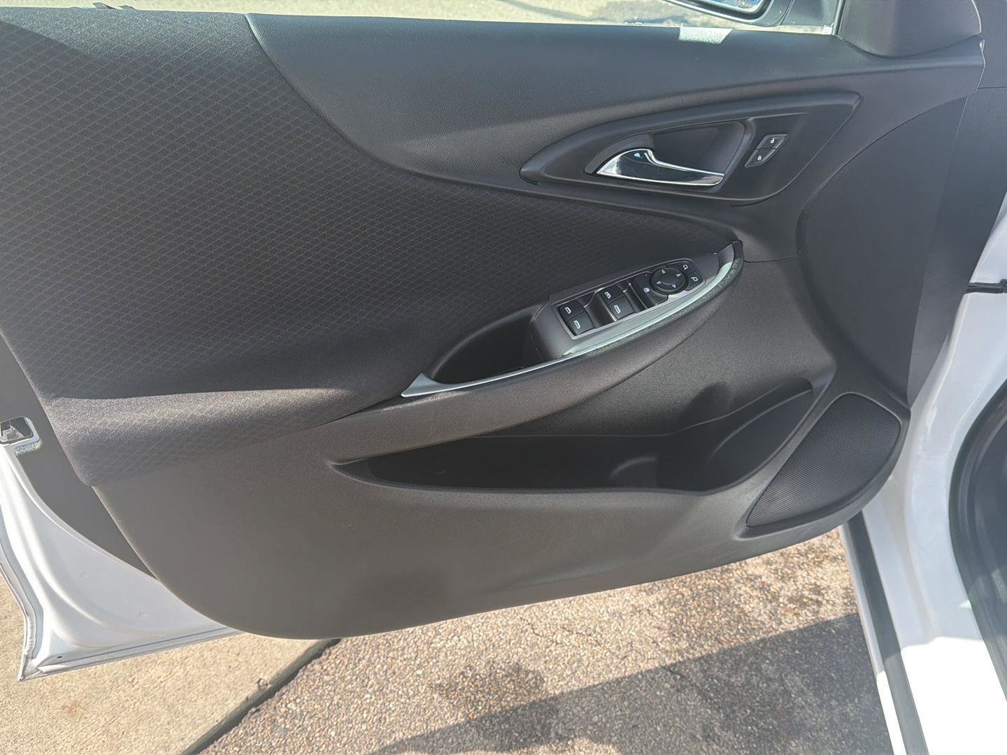 Used 2023 Chevrolet Malibu LT image 12