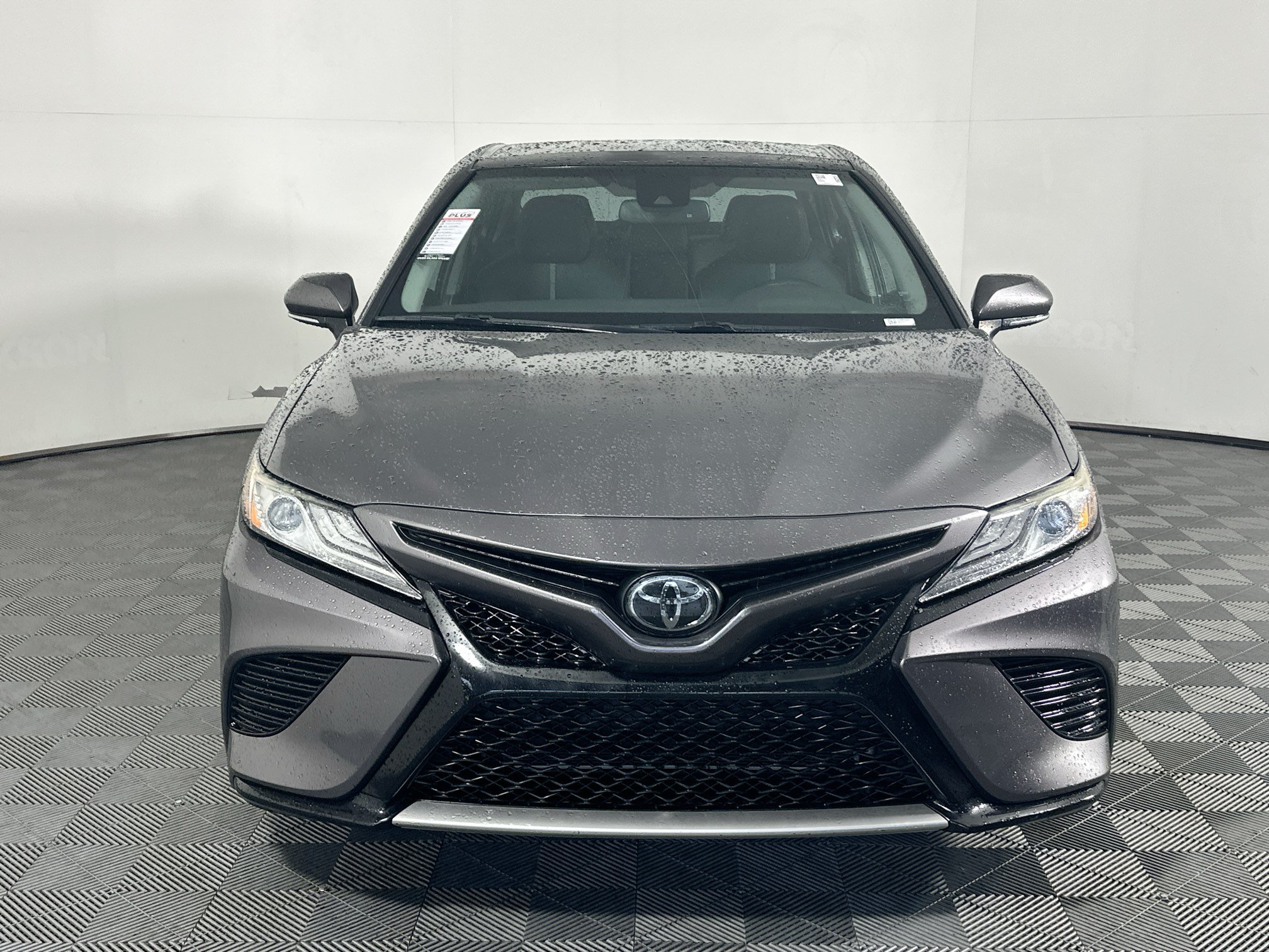 Used 2020 Toyota Camry XSE FWD image 8