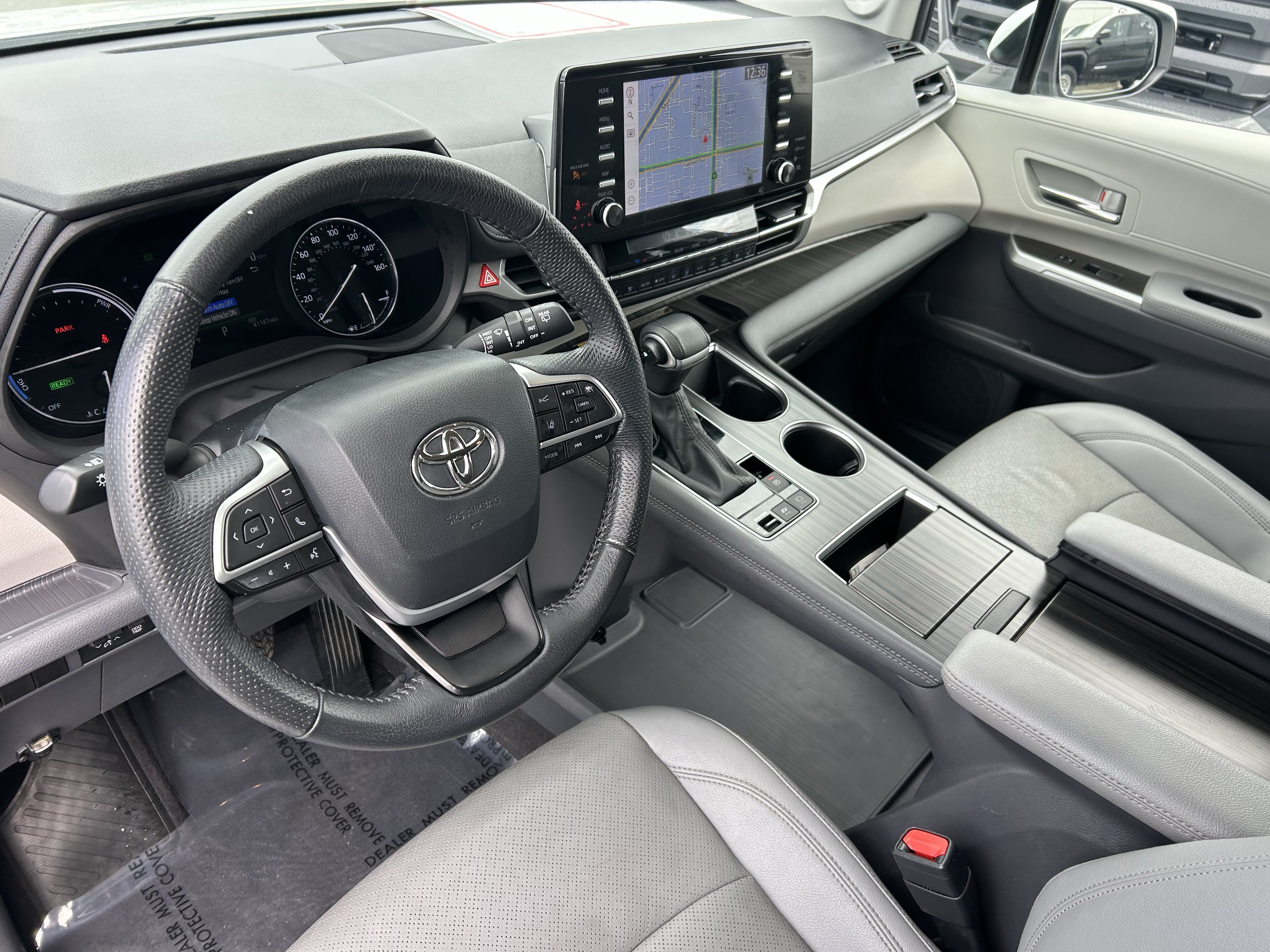 Certified 2024 Toyota Sienna Limited FWD image 19
