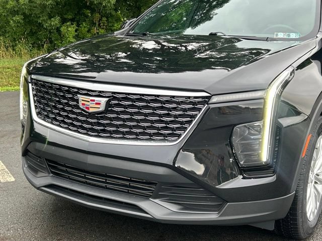 Used 2024 Cadillac XT4 Luxury w/ Cold Weather Package AWD/4WD image 9