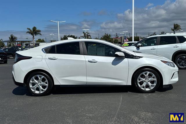 Used 2018 Chevrolet Volt Premier w/ Driver Confidence Package image 3