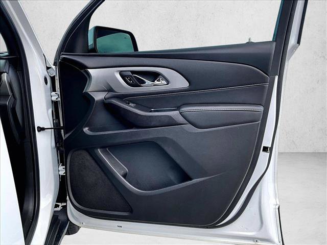 Used 2023 Chevrolet Traverse LT FWD image 19
