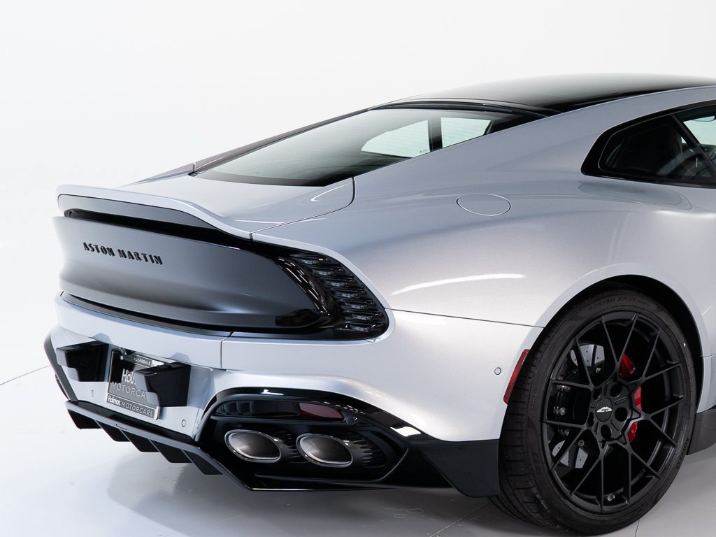 Used 2025 Aston Martin Vanquish RWD image 5