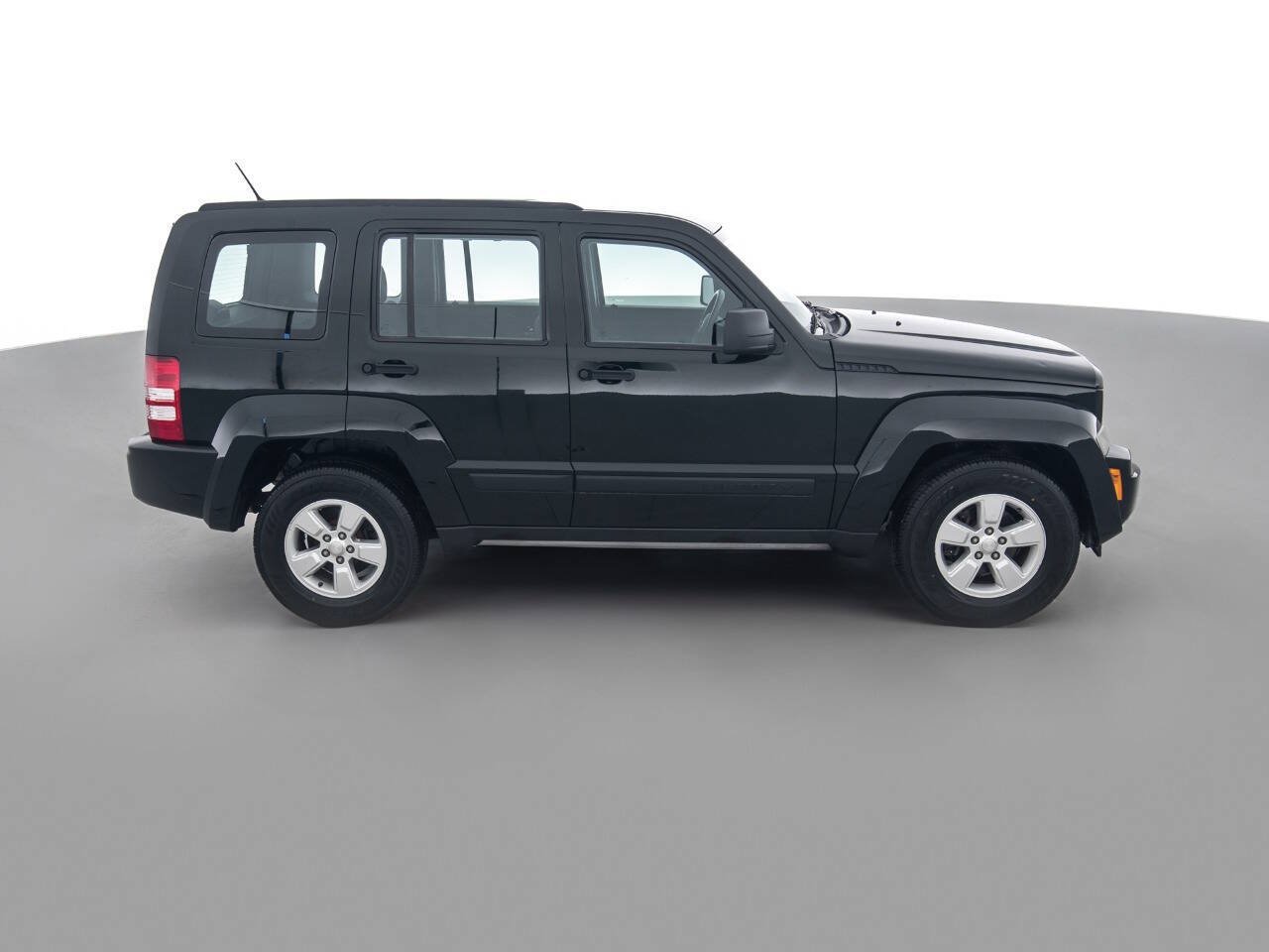 Used 2012 Jeep Liberty Sport AWD/4WD image 4