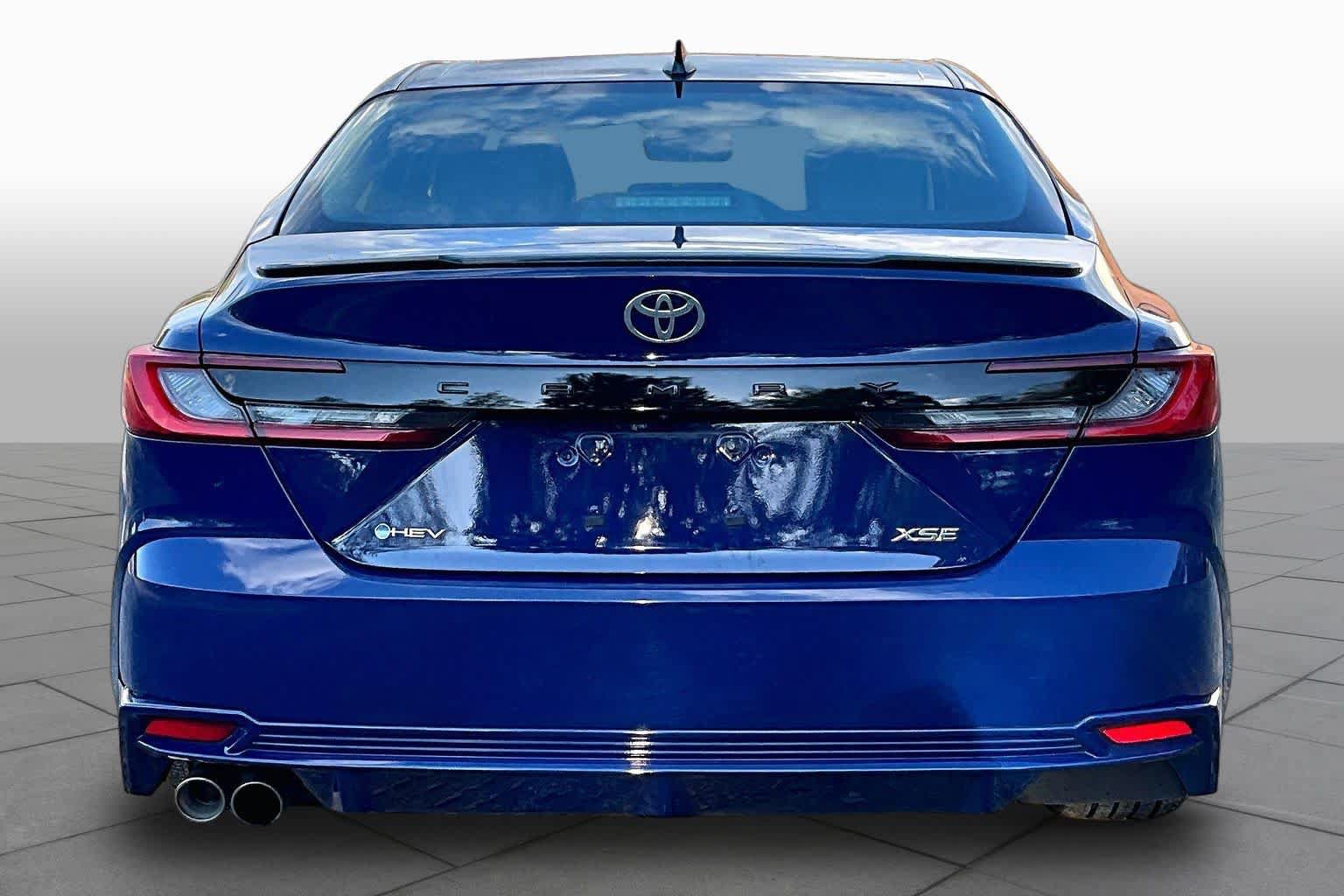 Used 2025 Toyota Camry XSE FWD image 5